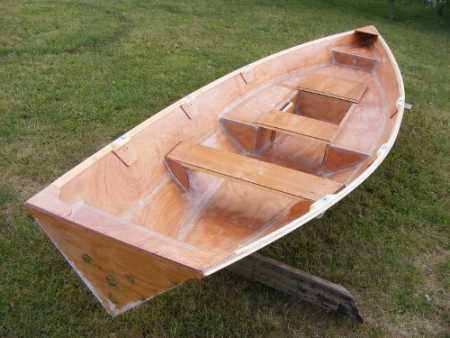 Building the Linnet rowing boat